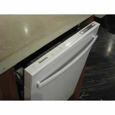 Blomberg 24-inch Built-In Dishwasher DWT34410 IMAGE 2