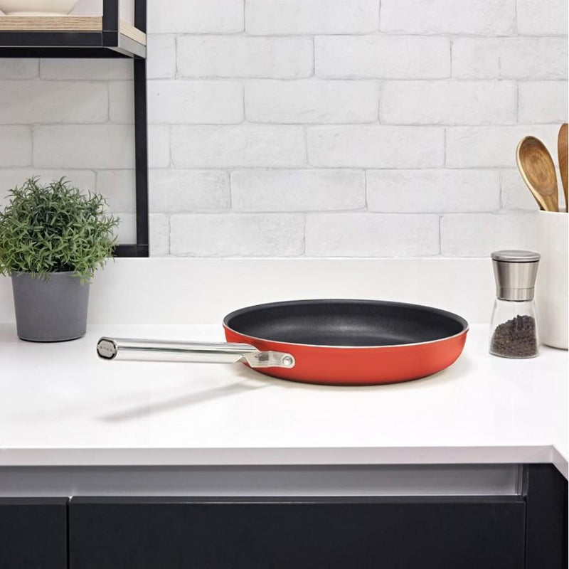 Smeg 30cm Non-Stick Frying Pan CKFF3001RDM IMAGE 2