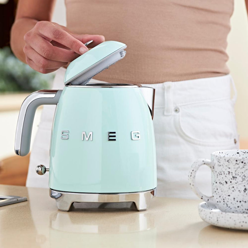 Smeg Retro-Style 0.8L Electric Kettle KLF05PGUS IMAGE 2