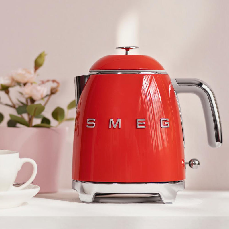 Smeg Retro-Style 0.8L Electric Kettle KLF05RDUS IMAGE 2