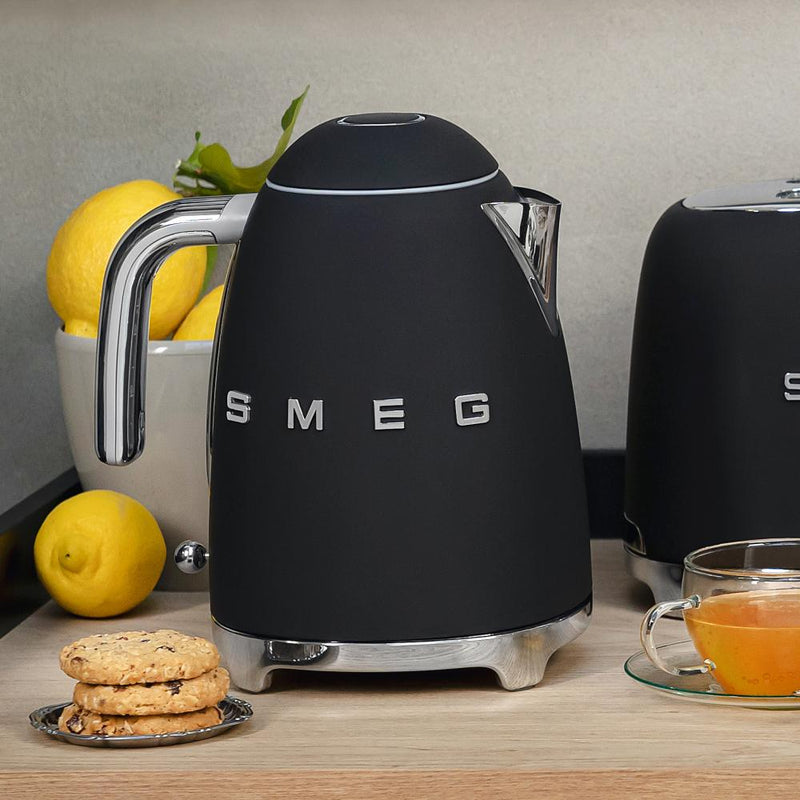 Smeg Retro-Style 1.7L Electric Kettle KLF03BLMUS IMAGE 2