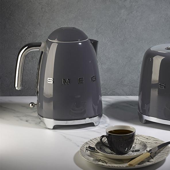 Smeg Retro-Style 1.7L Electric Kettle KLF03GRUS IMAGE 2