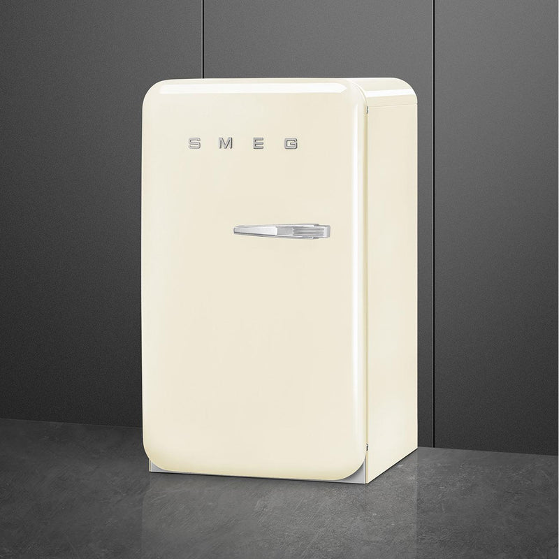 Smeg 22-inch, 4.48 cu. ft. Compact Refrigerator FAB10ULCR3 IMAGE 3