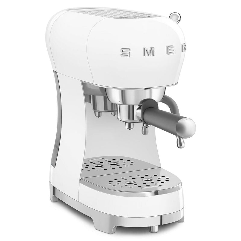 Smeg Retro-Style Manual Espresso Coffee Machine ECF02WHUS IMAGE 3