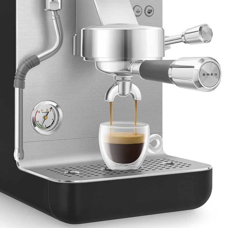 Smeg Espresso Coffee Machine EMC02BLMUS IMAGE 11