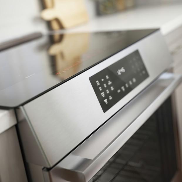 Bosch 30 inch Slide in Induction Range with Genuine European Convectio